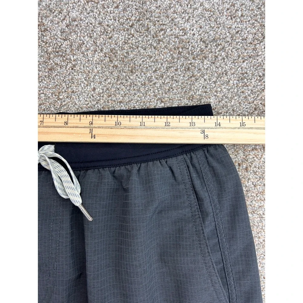 Vuori Stockton Short Charcoal Gray Grid Ripstop Lined Athletic Mens Small 7.5